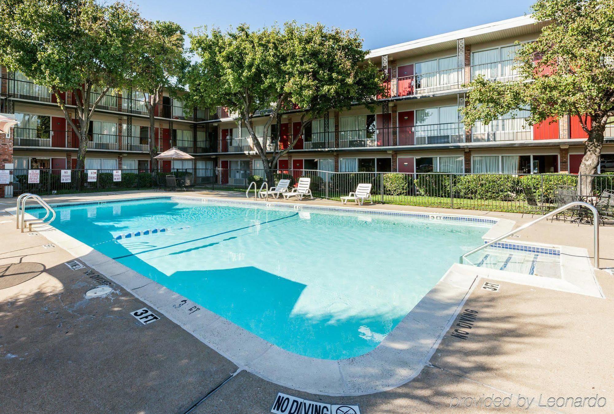 Econo Lodge Airport I-35 North Farmers Branch Exteriér fotografie