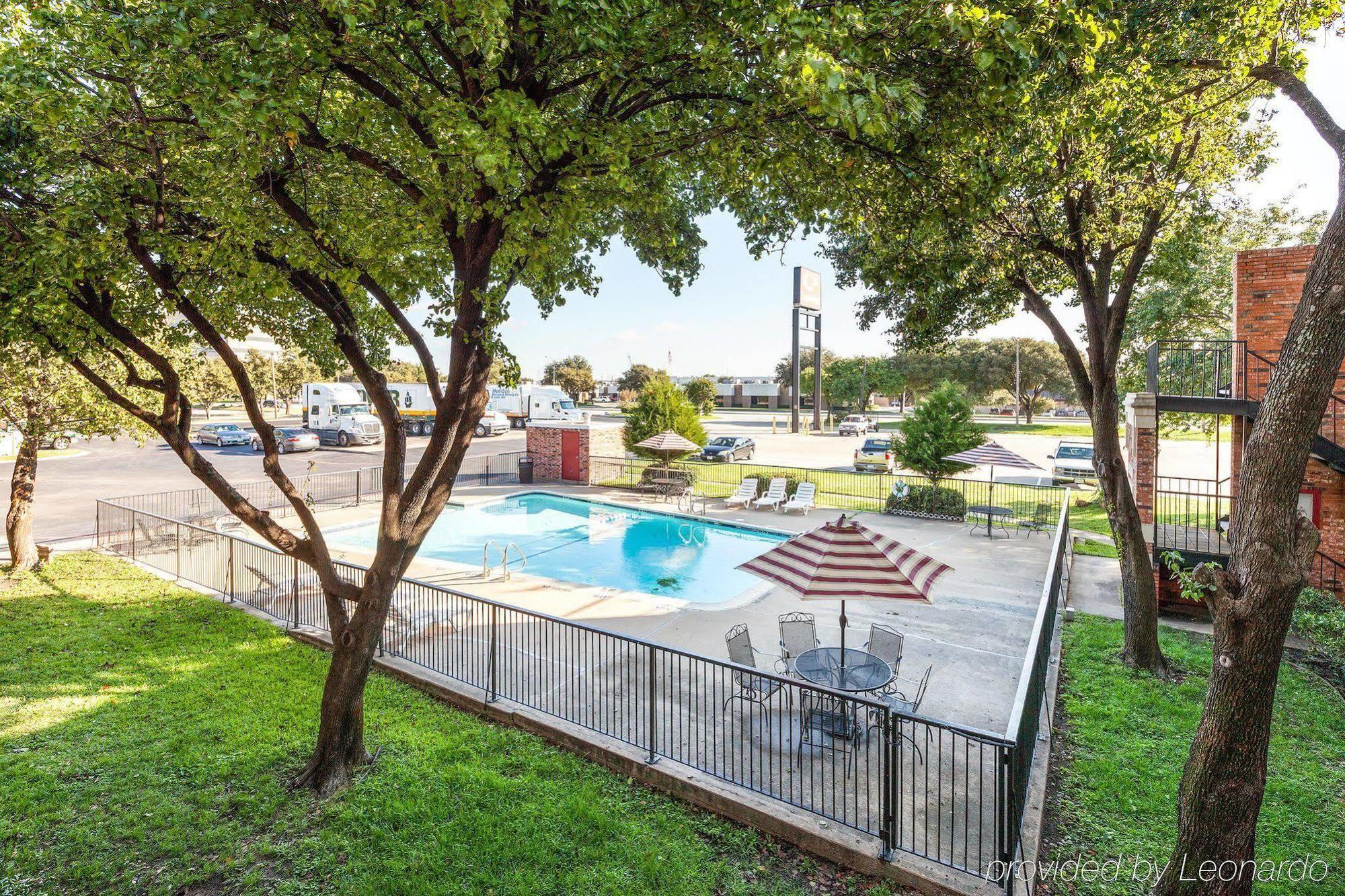 Econo Lodge Airport I-35 North Farmers Branch Exteriér fotografie
