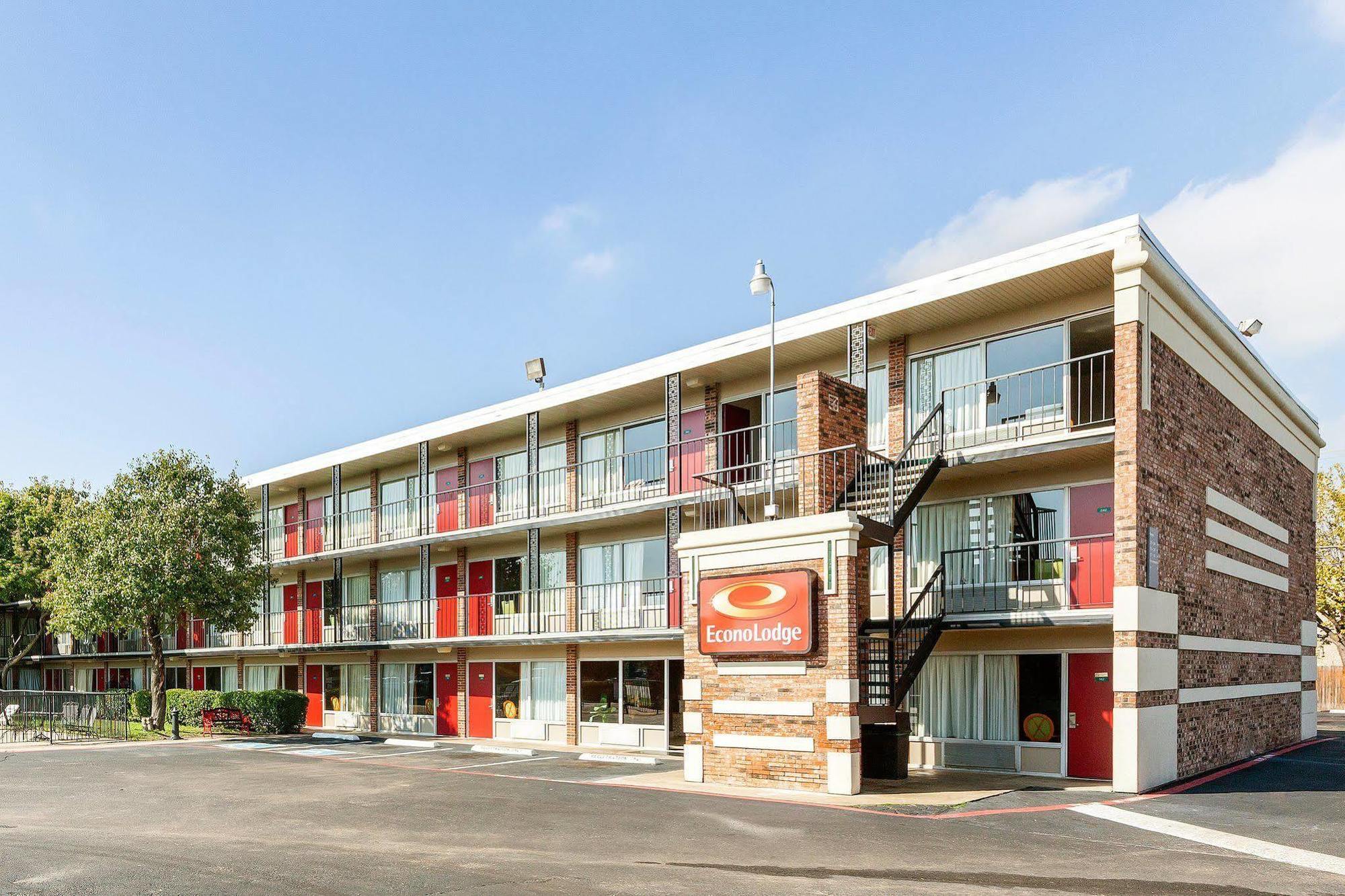 Econo Lodge Airport I-35 North Farmers Branch Exteriér fotografie