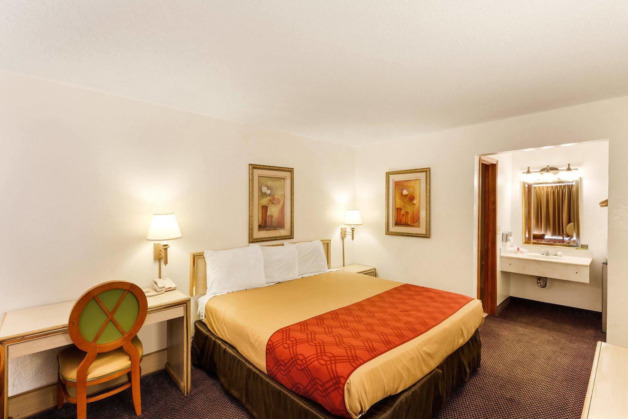 Econo Lodge Airport I-35 North Farmers Branch Exteriér fotografie