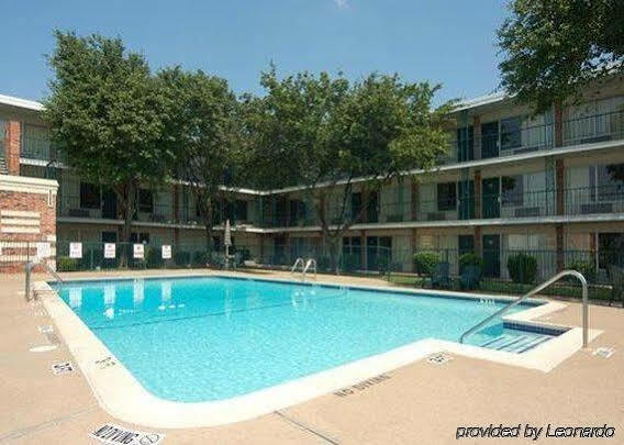 Econo Lodge Airport I-35 North Farmers Branch Exteriér fotografie